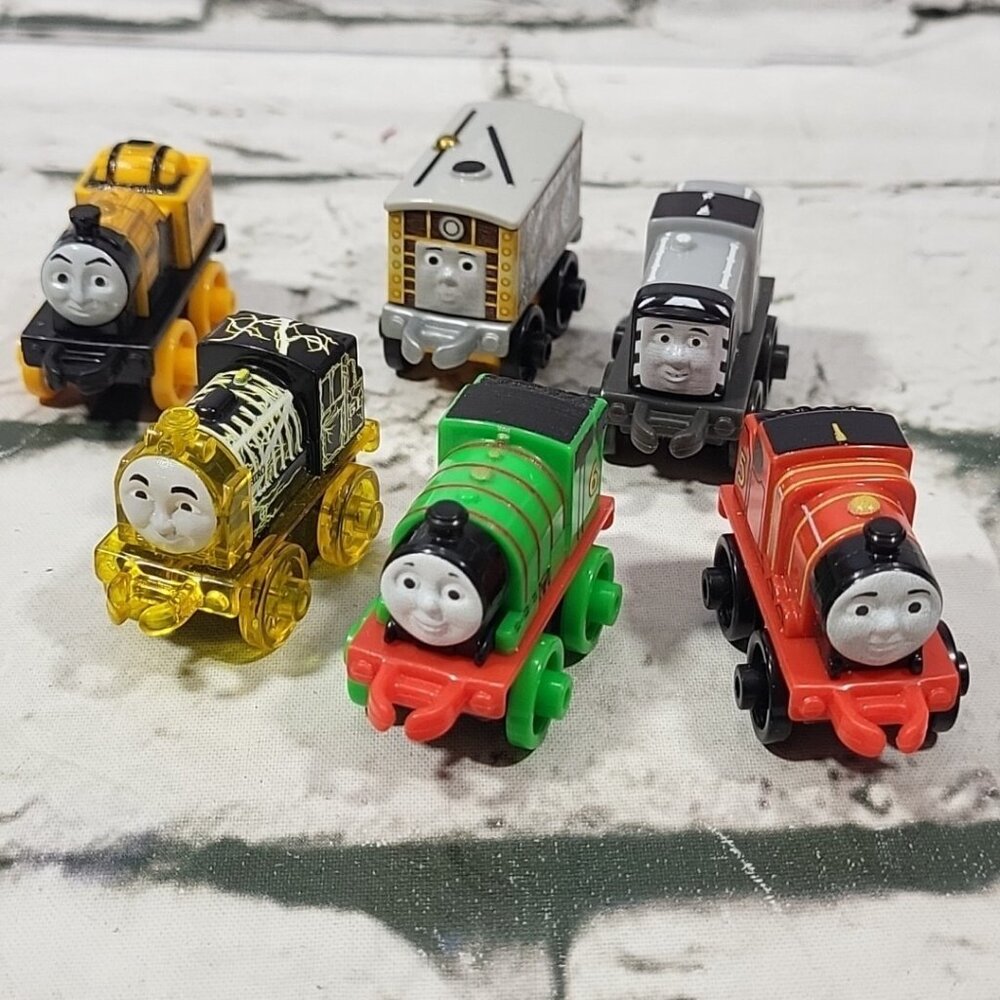 Thomas and Friends Mini Train Cars Lot of 6